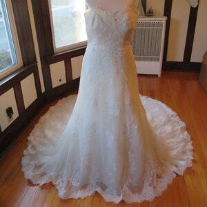 White One by Pronovias Wedding Dress Jakobe